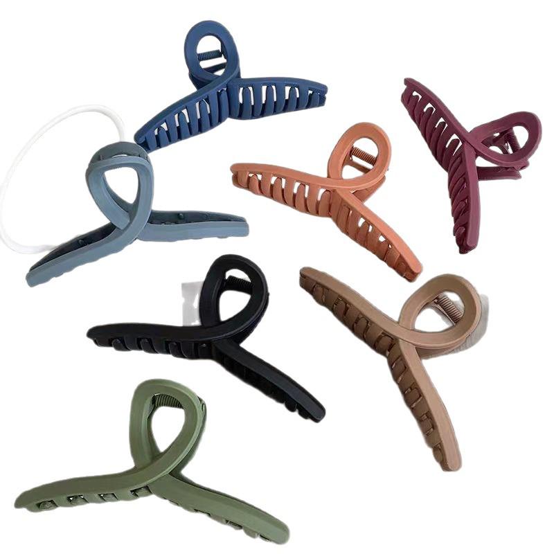 Large French Retro Claw Hair Clip for Elegant Women's Hairstyles.