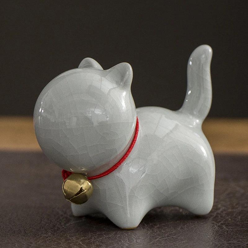 Adorable Kitten Miniature Figurine Ceramic Cat Ornament with Bell Micro Landscape Desktop Decor For Cat Lovers