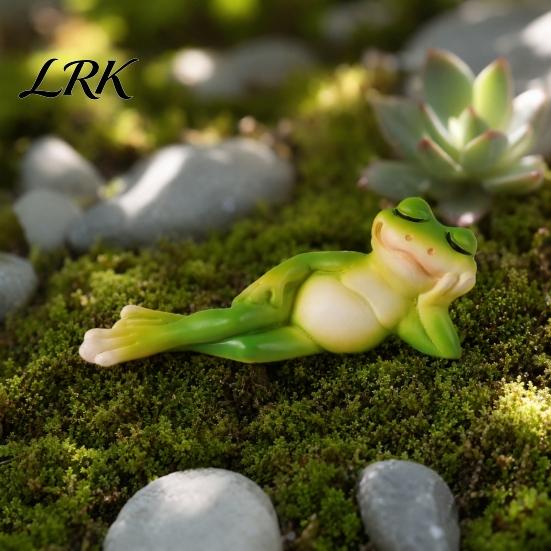 Small Outdoor Garden Decor Micro Landscape Ornament, Mini Frog Violin Playing Statue, Durable Resin Waterproof Sculptures Hand-Painted Figurines, for