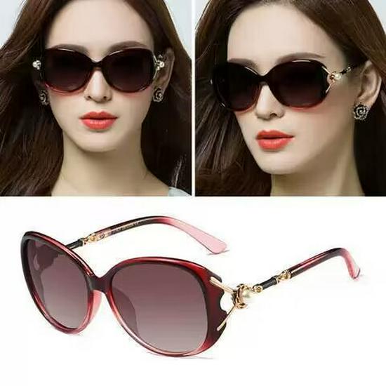 Women's Large Frame Pearl Accent Metal Sunglasses - Fashionable, UV Protection