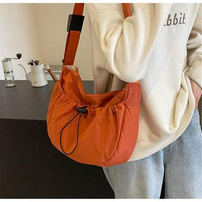 Modna nylonowa torba na ramię męska damska jednokolorowa plisowana torba typu crossbody uniwersalna duża pojemność torba podróżna do pracy