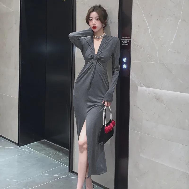 2024 Autumn French V-Neck Retro Long-Sleeve Slit Dress for Mature Women