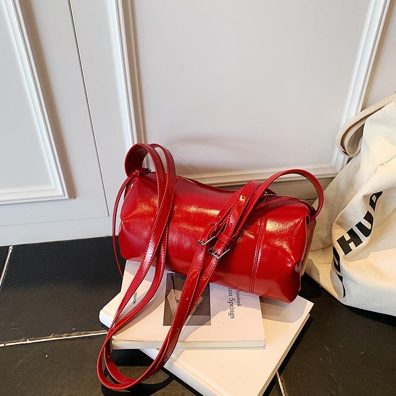 Summer New Retro Single Shoulder Oblique Span Bag Temperament Cylindrical Bag Large Capacity Niche Texture Underarm Women's Bag