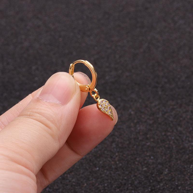 1Pc Simple Sunflower Pendant Cubic Zirconia Ear Tragus Personality Stainless Steel Cartilage Earring Piercing Jewelr