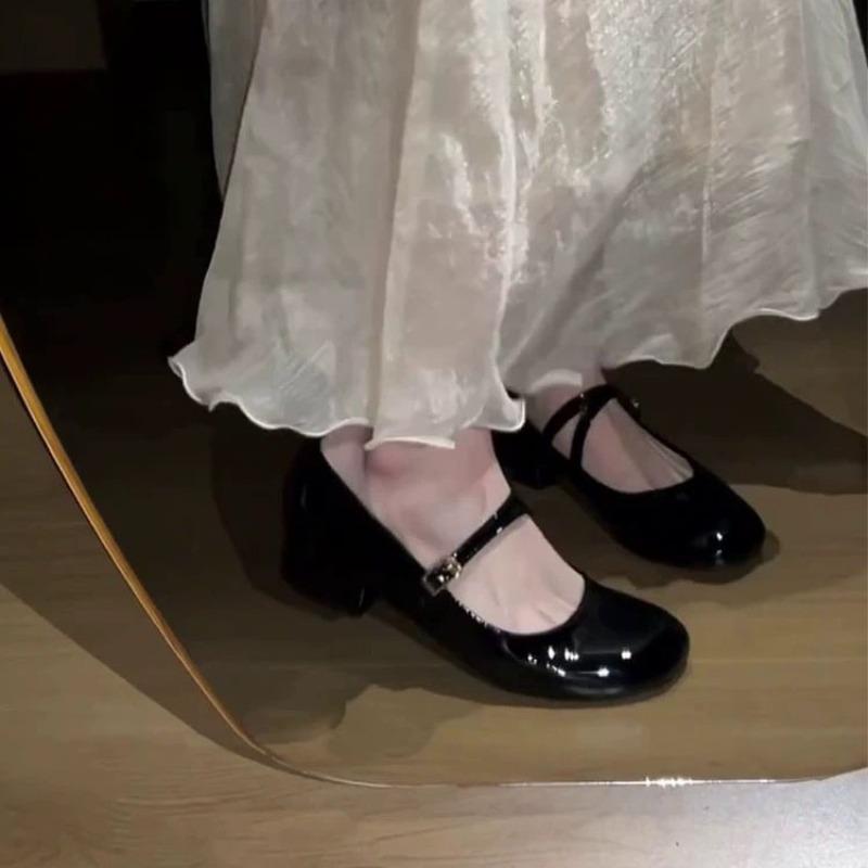 Patent Leather Mary Jane Shoes Women's Round Head Shallow Mouth Spring New Product Cross Strap Niche Buckle Square Heel Single Shoes