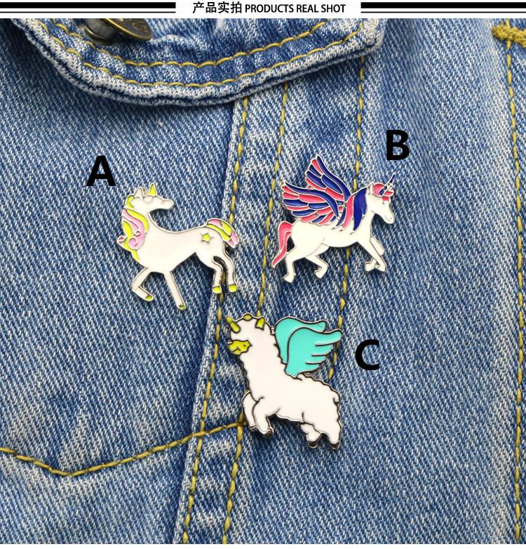 Cartoon Flying Horse Brooch Cute Animal Corsage Ornament Christmas Birthday Gift
