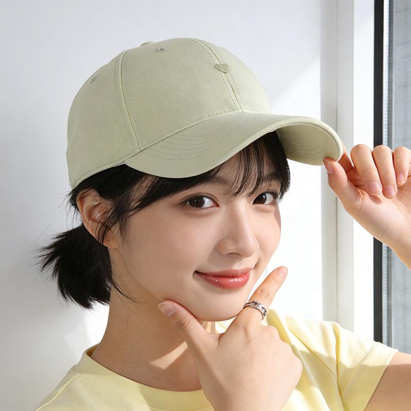 Versatile sunscreen hat, solid color temperament, face-showing small visor, Korean version of premium cap