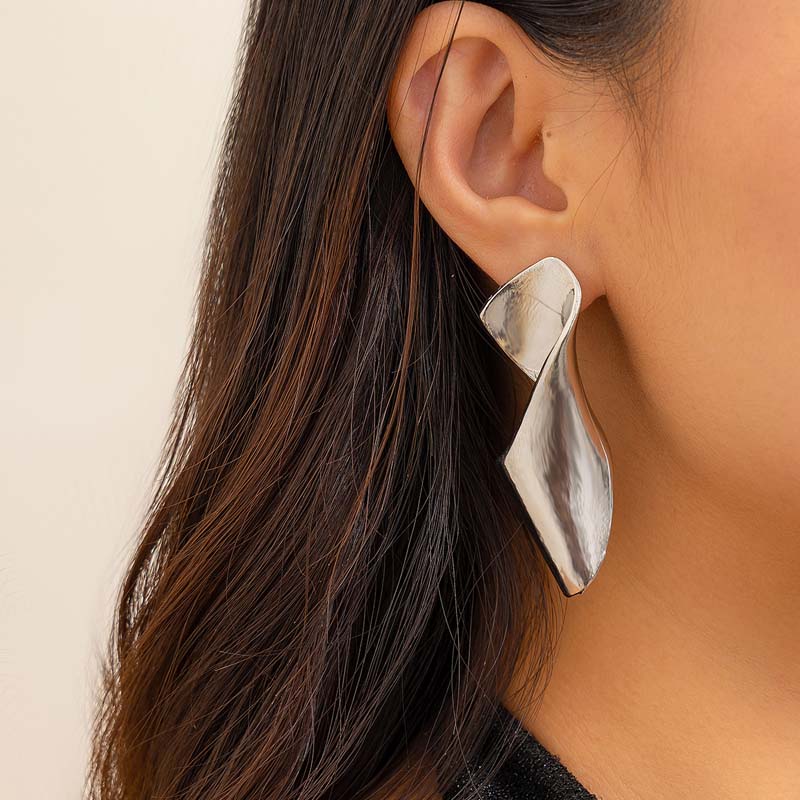 

Vintage Punk Smooth Metal Stud Earrings Women 2026 Trend Goth Geometric Piercing Earrings Ear Zircon Accessories Gift