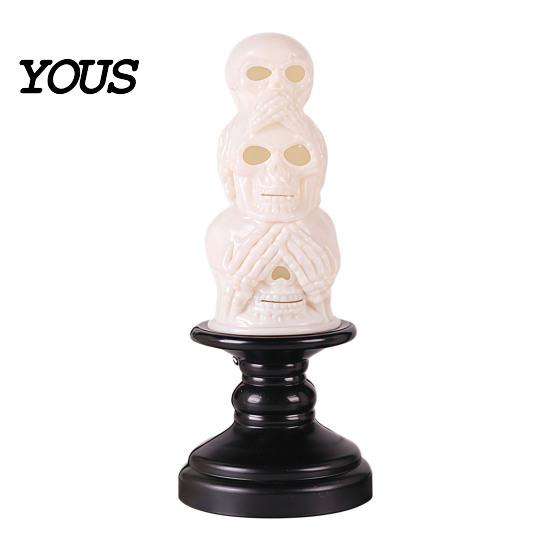 Decorative Figurine with LED Halloween Skull Night Light, Resin Candle Lamp Spooky Table Decor for Room, Haunted House, Unique Tabletop Decoration