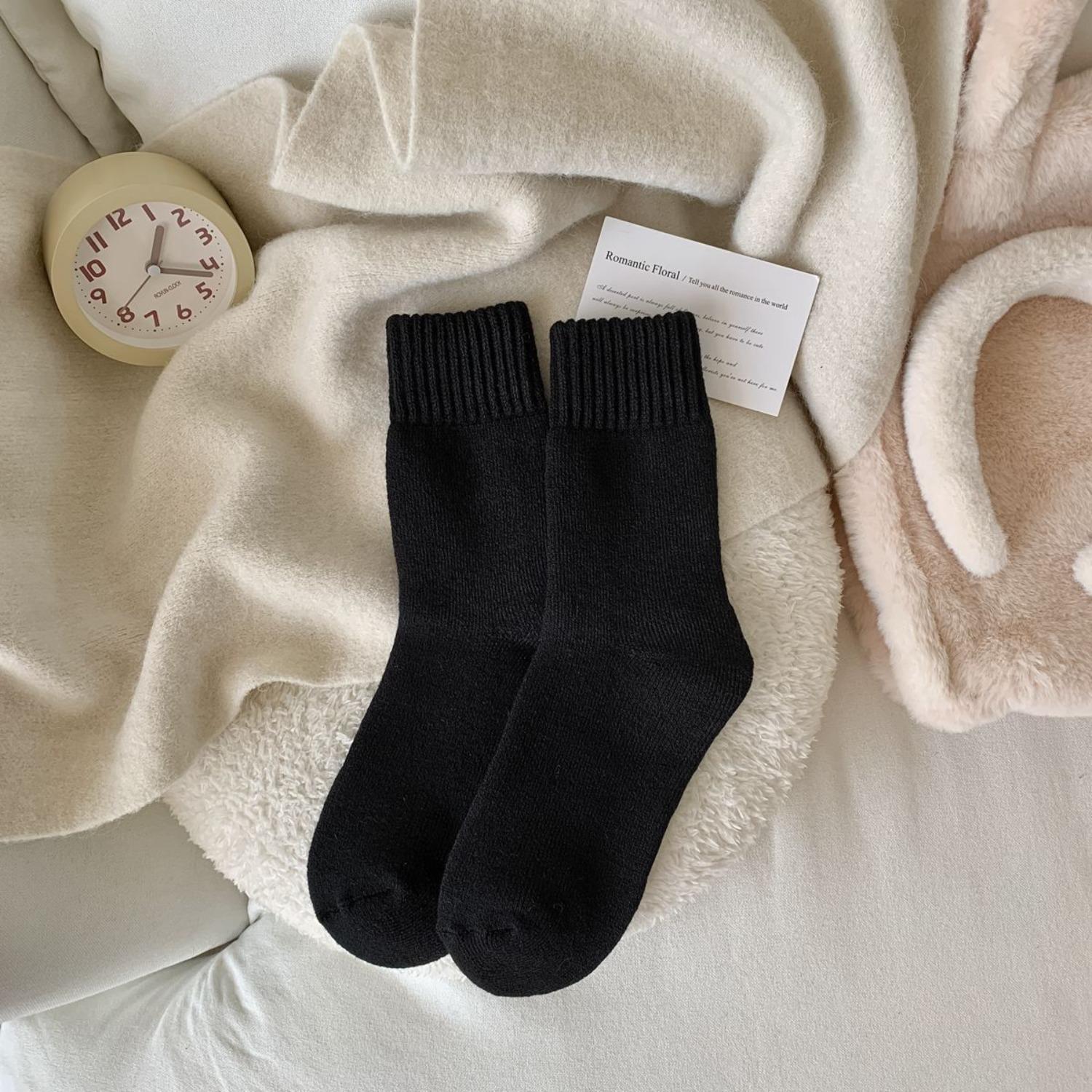 

Женские зимние носки с начесом, средние носки-трубы, плюшевые и толстые теплые носки с махровой подошвой, однотонные, толстые и универсальные махровые носки 1PCS чёрный