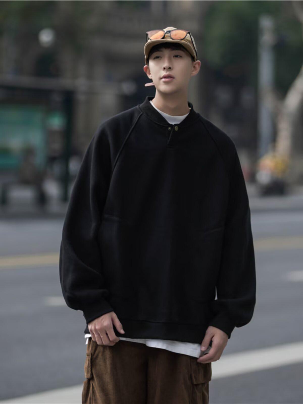 Men s Retro Japanese Round Neck Solid Color Hoodie, Autumn/Winter 2025, Trendy Loose-Fit Jacquard Design, Unisex BF Style. Medium