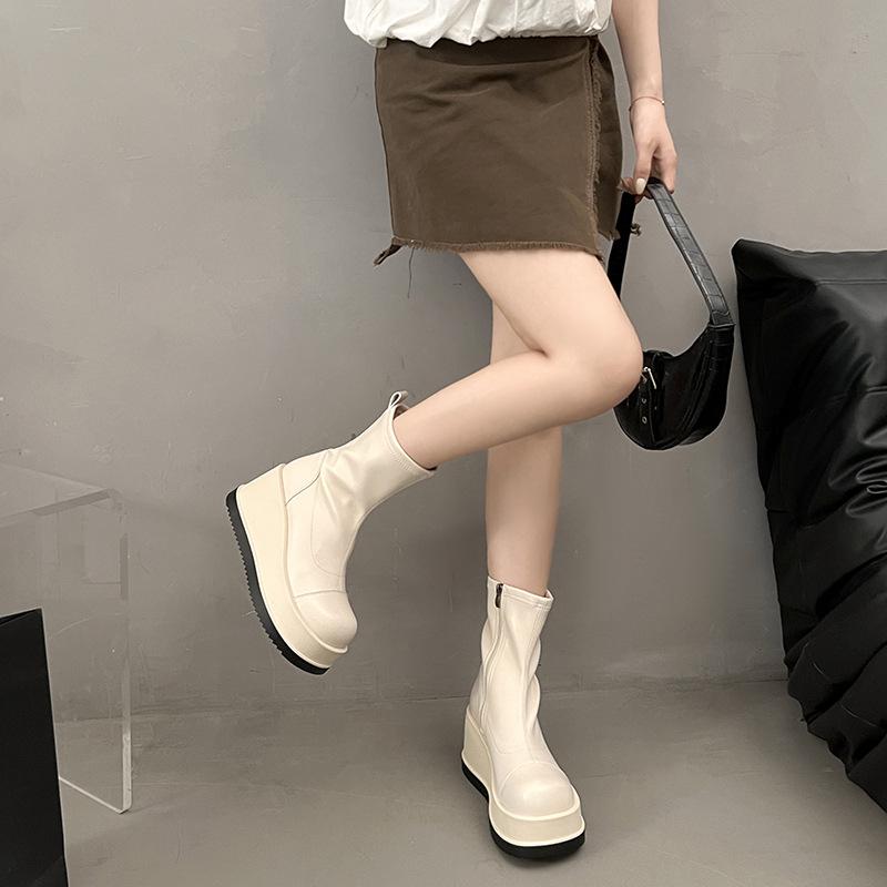 

Fashion British style thick-soled round-headed Martin boots women s 2025 summer new simple temperament Korean version of Internet celebrity sh 40