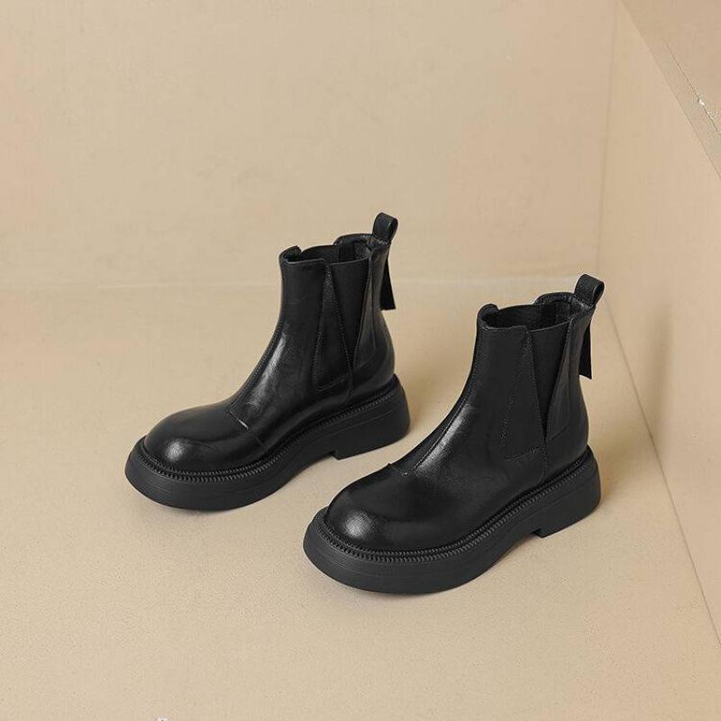 Korean version of round head solid color medium boots medium heel large size women's boots square heel autumn and winter leather boots sleeve ru