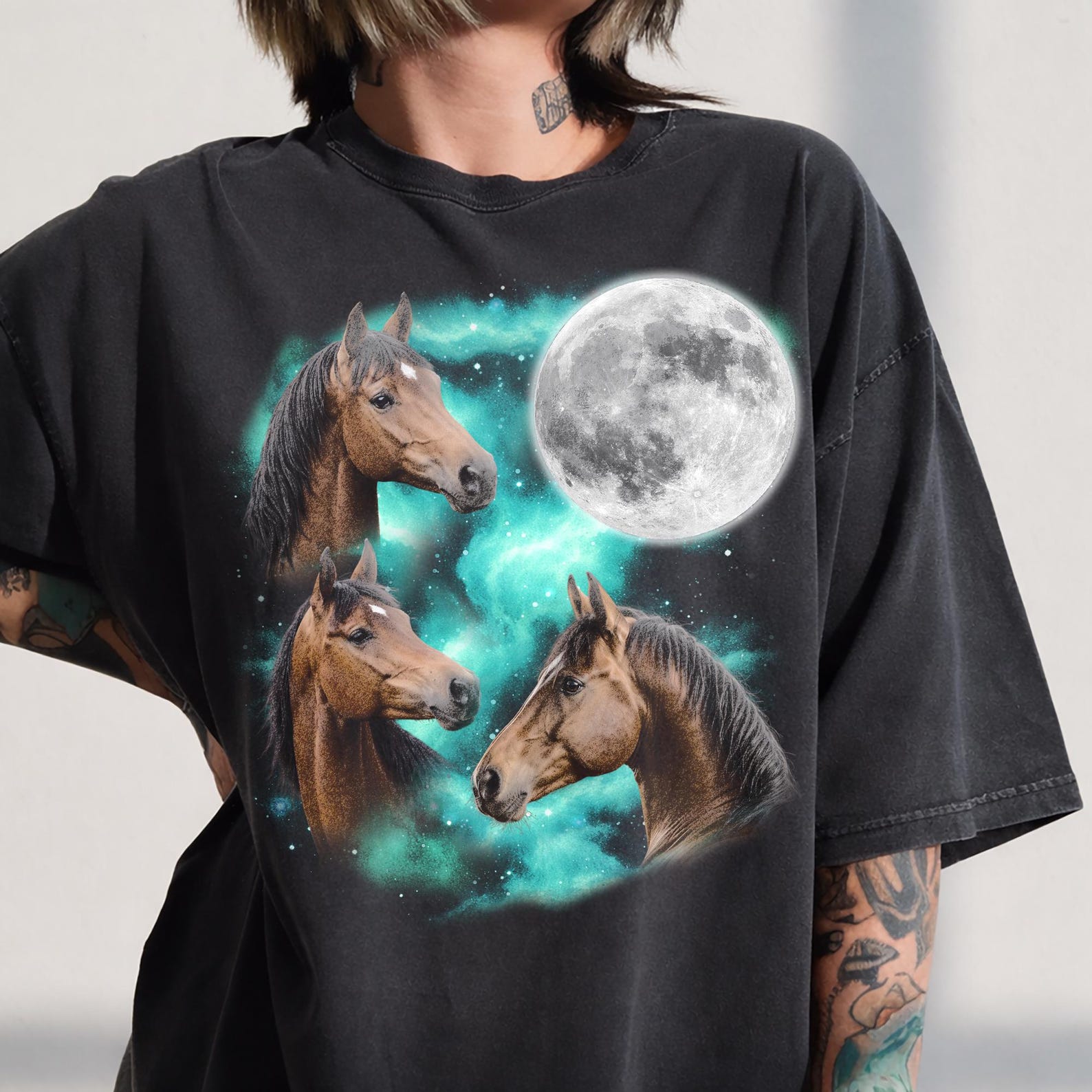 Vintage Horse Howling Moon Graphic T-Shirt, Retro Grunge Animal Tee 2XL