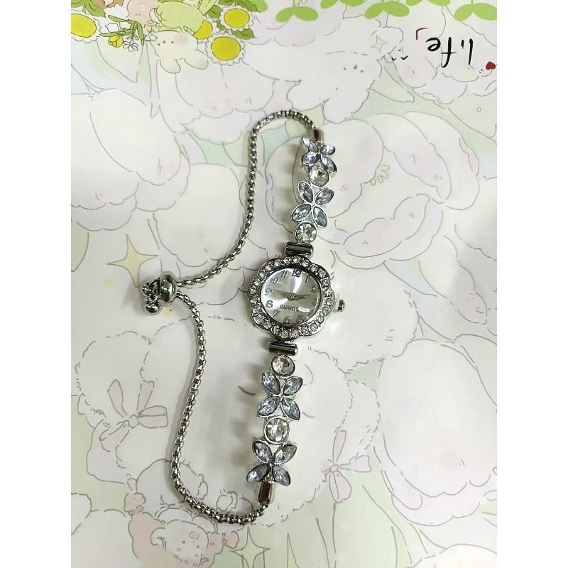 Легкая Роскошь Изысканные Бабочка Цветок Женские Часы Нишевый Характер Легкая Роскошь Высококлассные Женские Часы Украшения