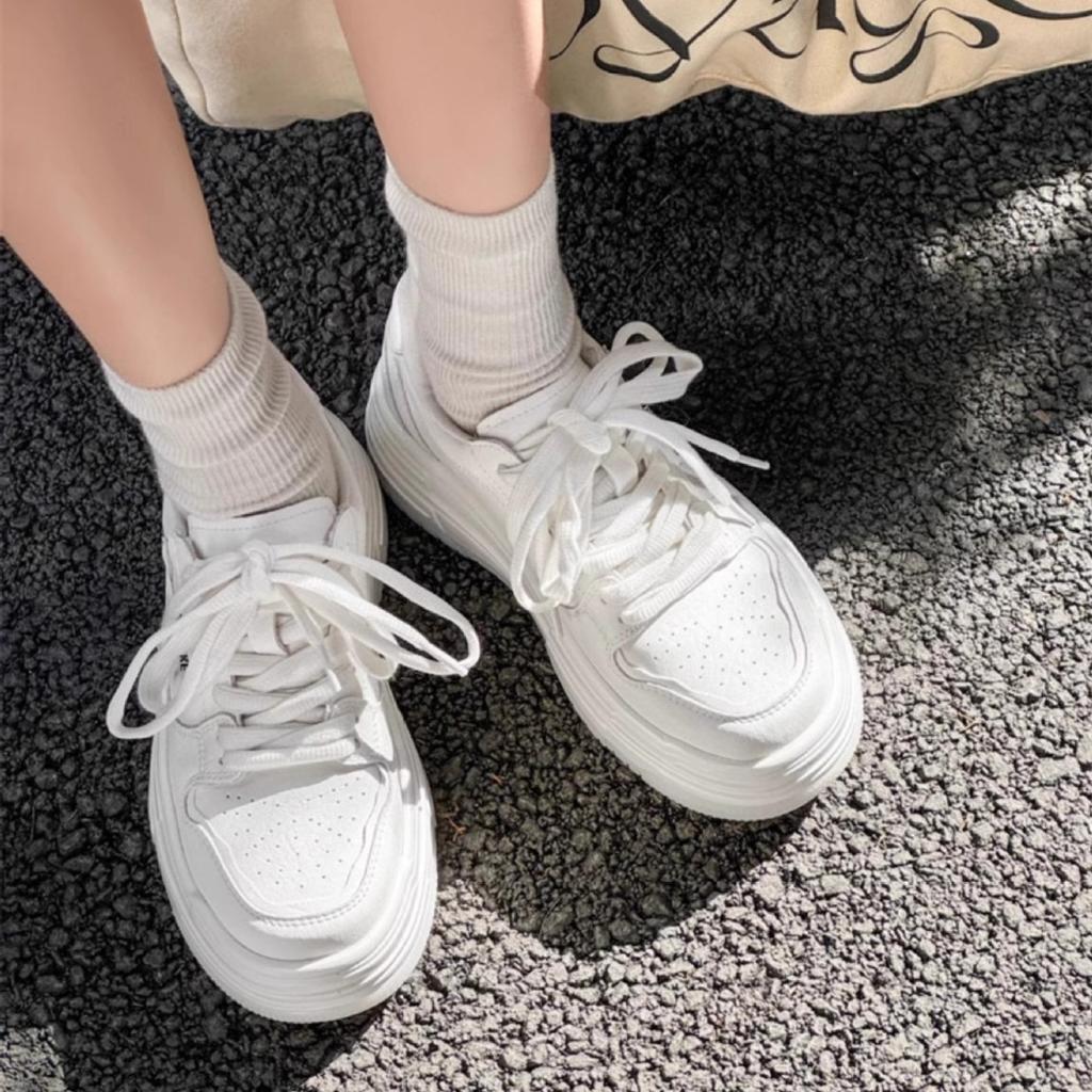 2025 new thick-soled heightening little white shoes women's autumn versatile shoes small fragrant style casual sports breadboard shoes