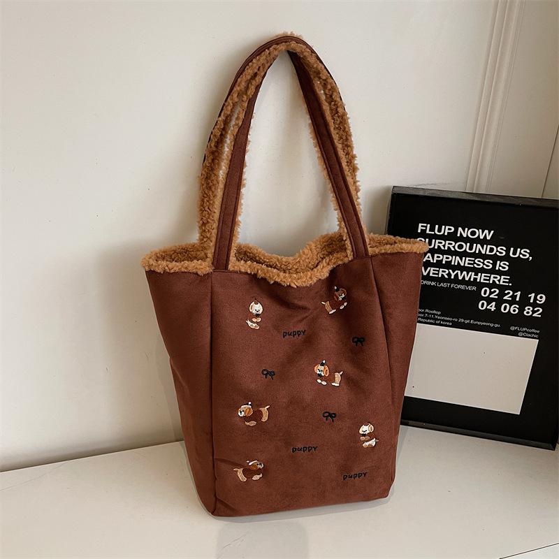 

2025 зима новая сумка-мессенджер из овечьей шерсти студенческая сумка-тоут большой вместимости модная мультяшная вышивка повседневная наплечная сумка