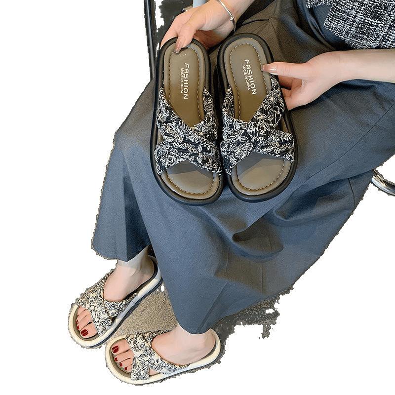 New Chinese Style Thick Bottom - .CM Slippers Women's Summer Wear New High-end Sponge Cake and Beach Drag Women