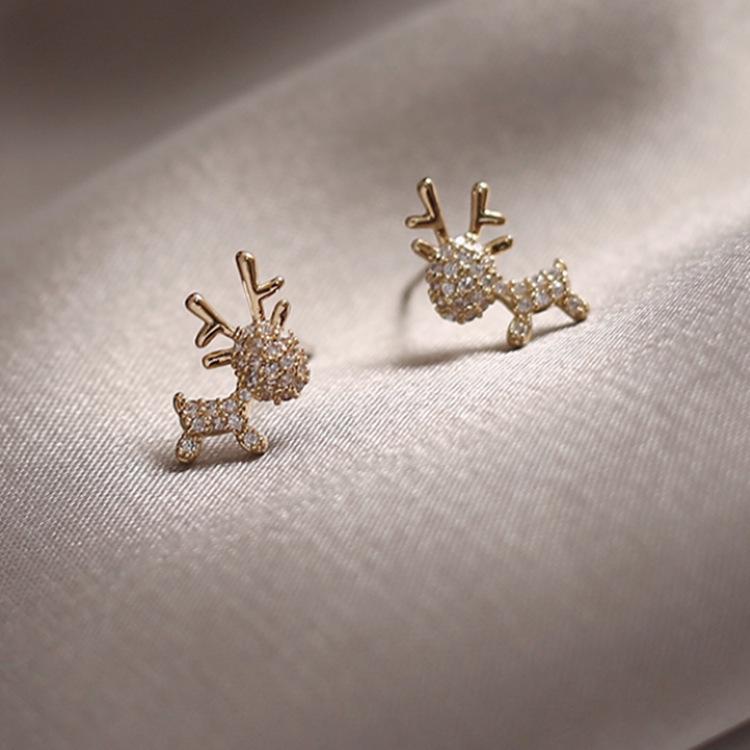 Elegant Korean Reindeer Stud Earrings - Minimalist, Cute, and Versatile Christmas Accessory