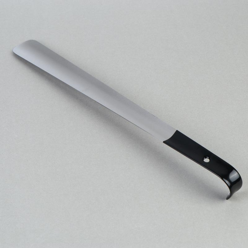1Pcs 16.5"/42Cm Easy-Grip Metal Shoe Horn Black Long Handle Curved Hook Ergonomic Stainless Steel Shoehorn For Seniors