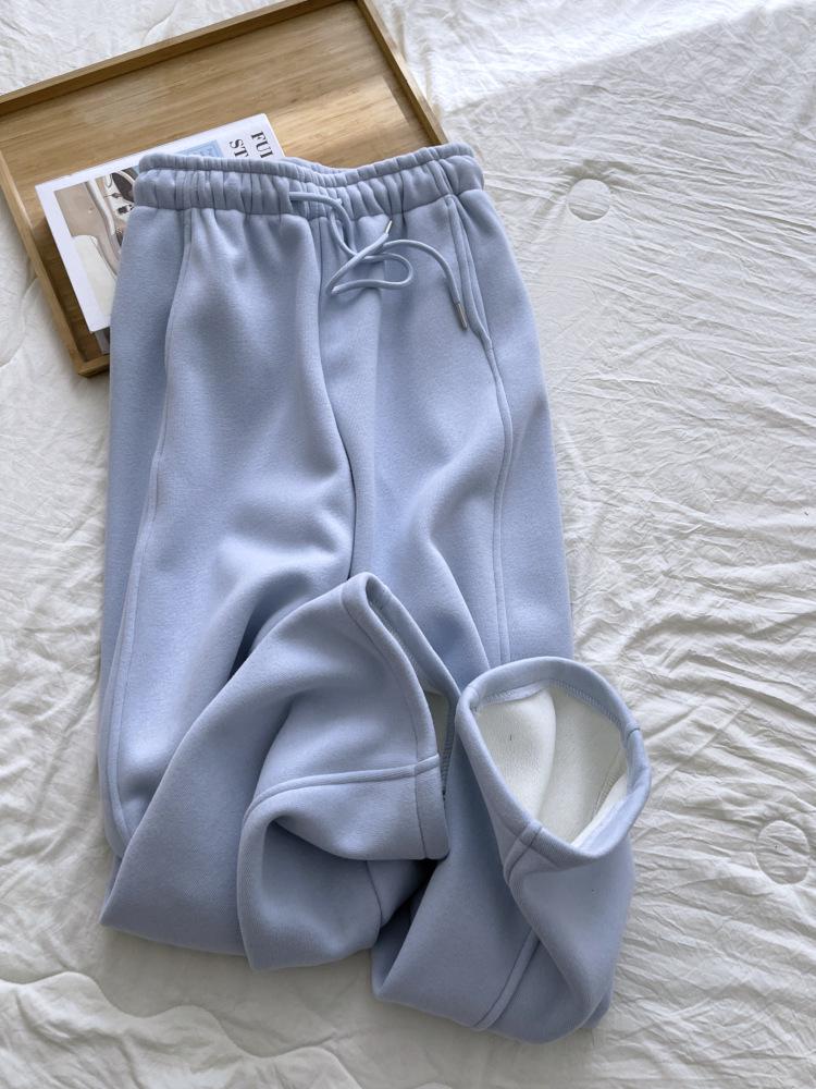 Douyin Bestseller: Winter Velvet Wide-Leg Pants - Cozy, Relaxed Grandma Style Sweatpants 6638 M
