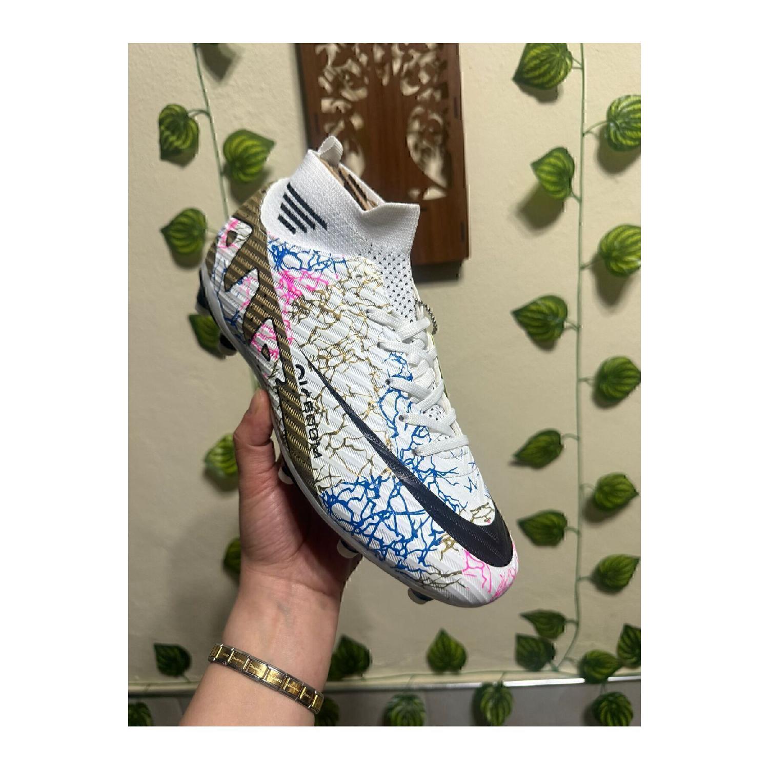 

Бутсы Ym Shopping Laliga нового сезона из белого золота 31