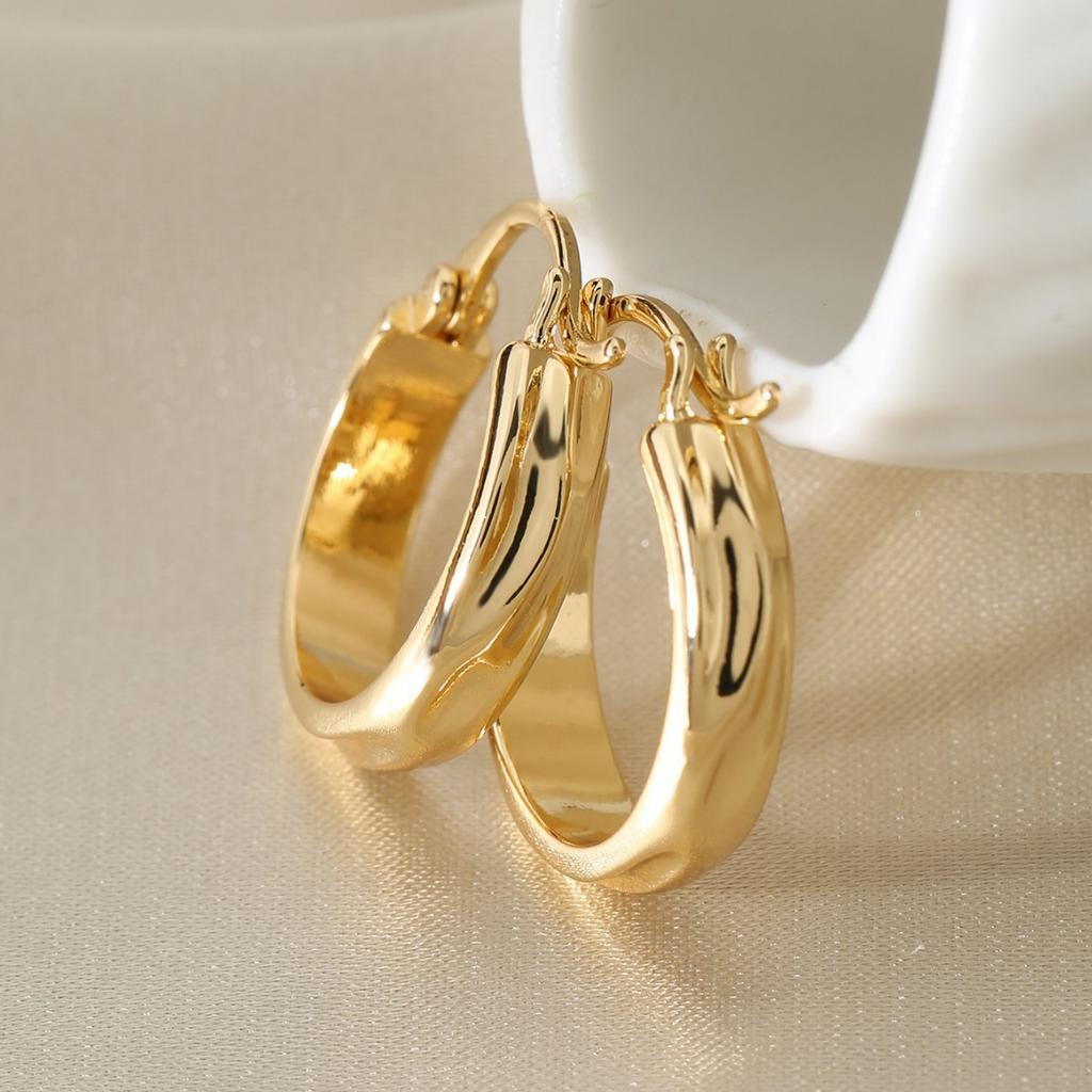 Luxury Minimalist Geometric Round Hoop Earrings Simple Fashion Studs For Women Elegant Daily Jewelry Accessory Gift