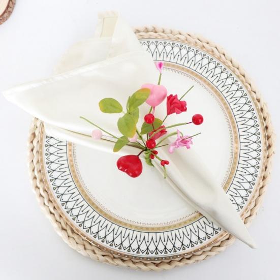 Heart Shaped Napkin Rings Simulated Flower Napkin Holder for Valentine's Day And Wedding Elegant Table Setting Decor