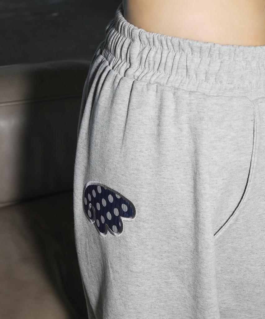 Seulliggeullou Angel Applique Curved Sweatpants [Gray]