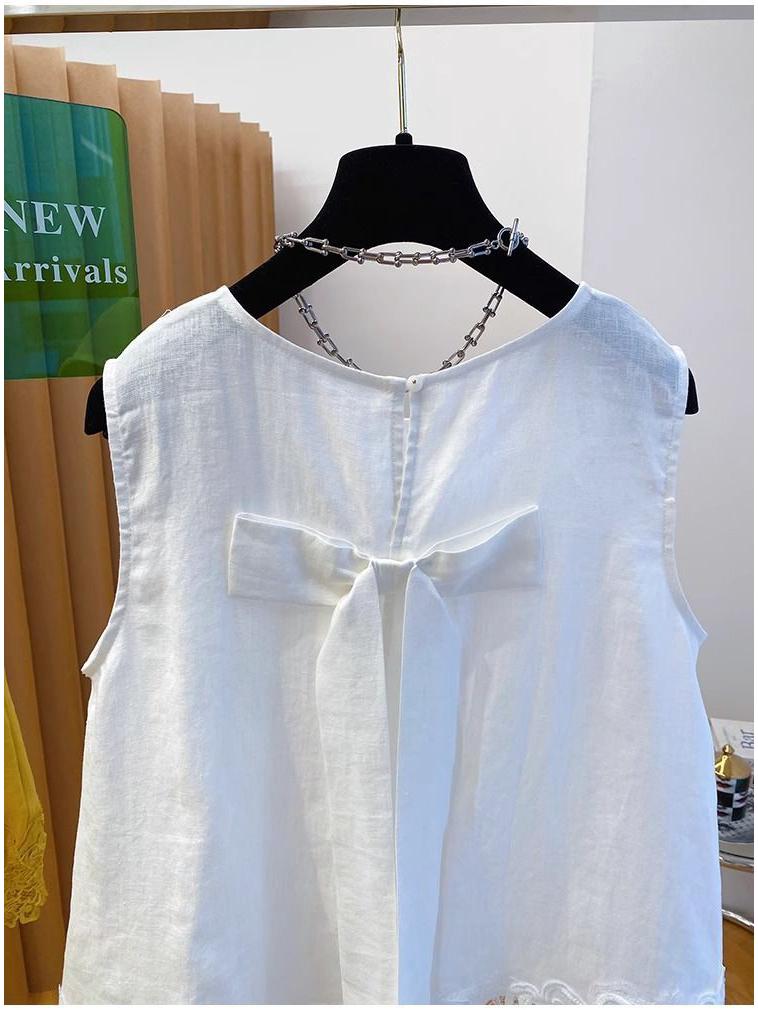 2026 Sleeveless Slimming Lace Camisole - Age-Reducing Patchwork Bow Top for Women's Summer Commute