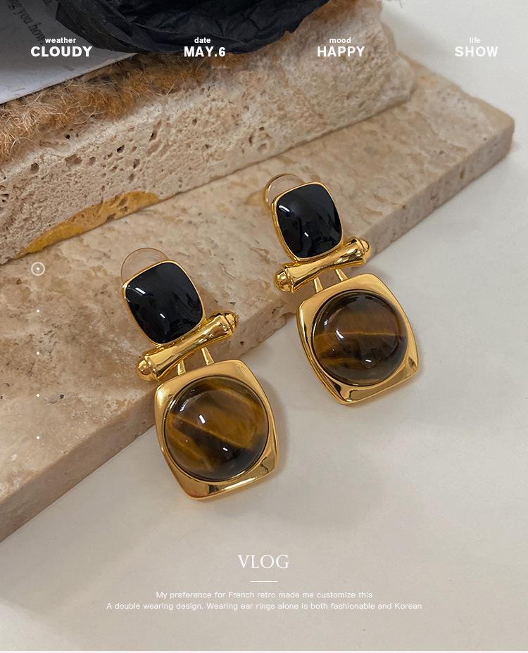 Boucles d'oreilles clous géométriques carrées style Hong Kong 2023 œil de tigre français et agate noire