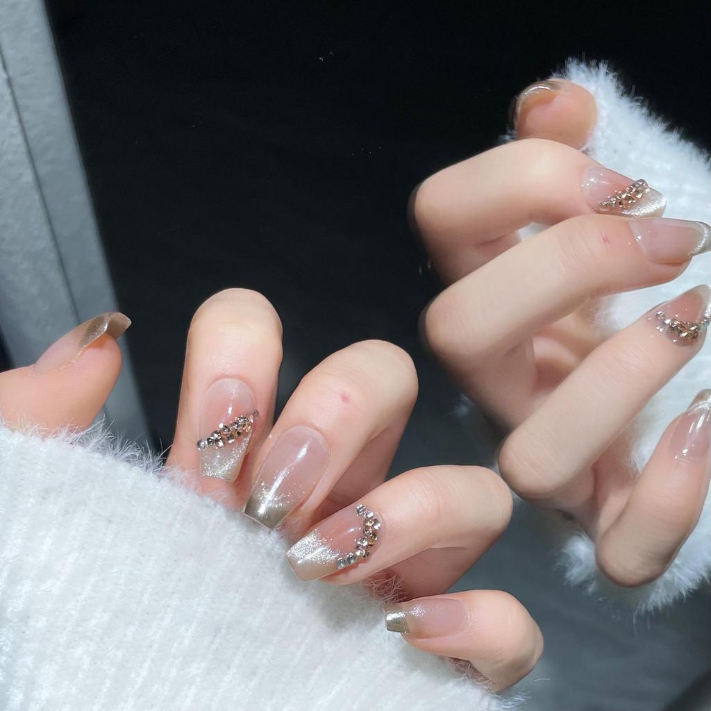 Cha Yan Yue Se Handmade Ombre Nude French Cat Eye Press-On Nails – Short Manicure for Autumn/Winter