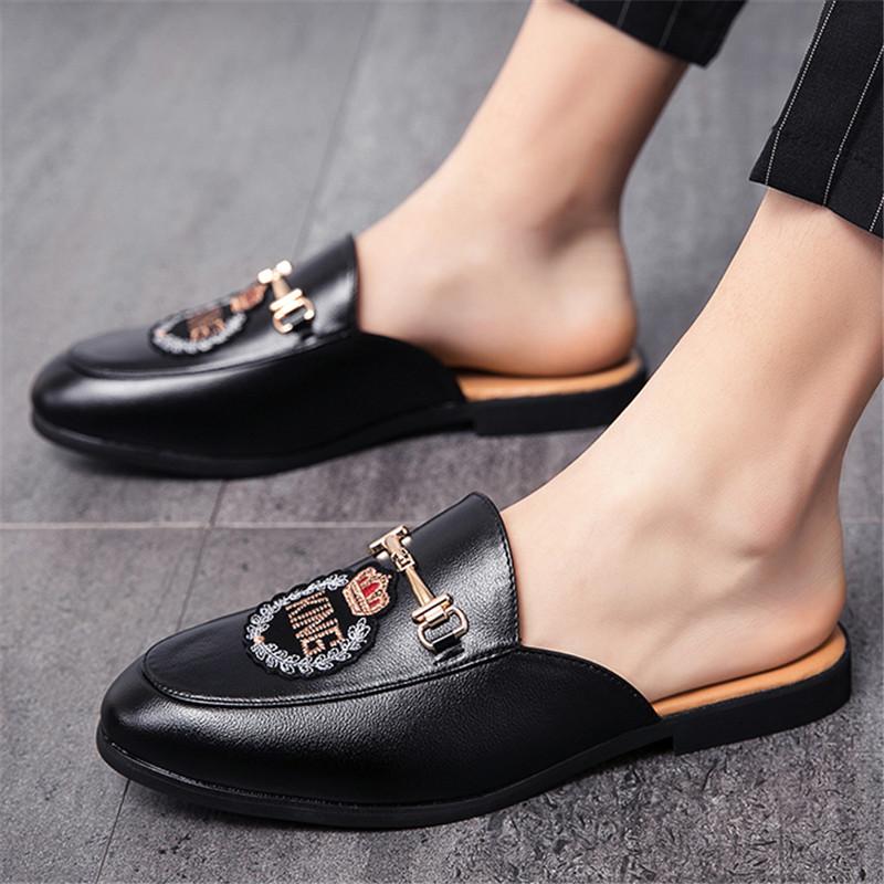 New Men's Half Slippers Trendy Embroidery Metal Button Shoes Male Casual Mules Moccasins Breathable Loafers Zapatos Hombre