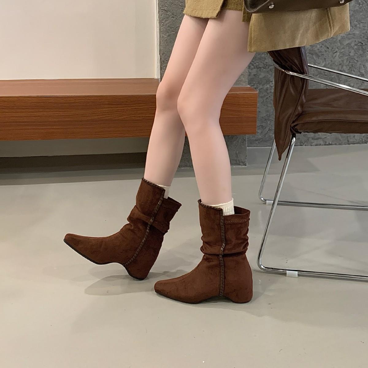 

2025 autumn and winter new round head low tube suede inner thickened heel thin Martin fashion woven women s short boots 39 хаки
