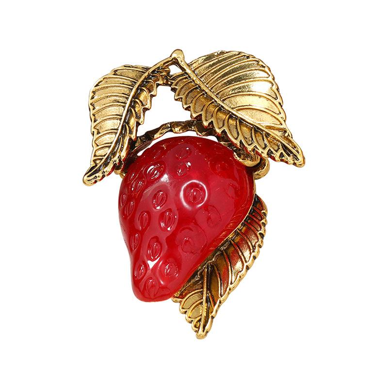 Creative Jelly Resin Strawberry Brooch Sweet Fruit Brooch Ladies Coat Jacket Accessory Pin