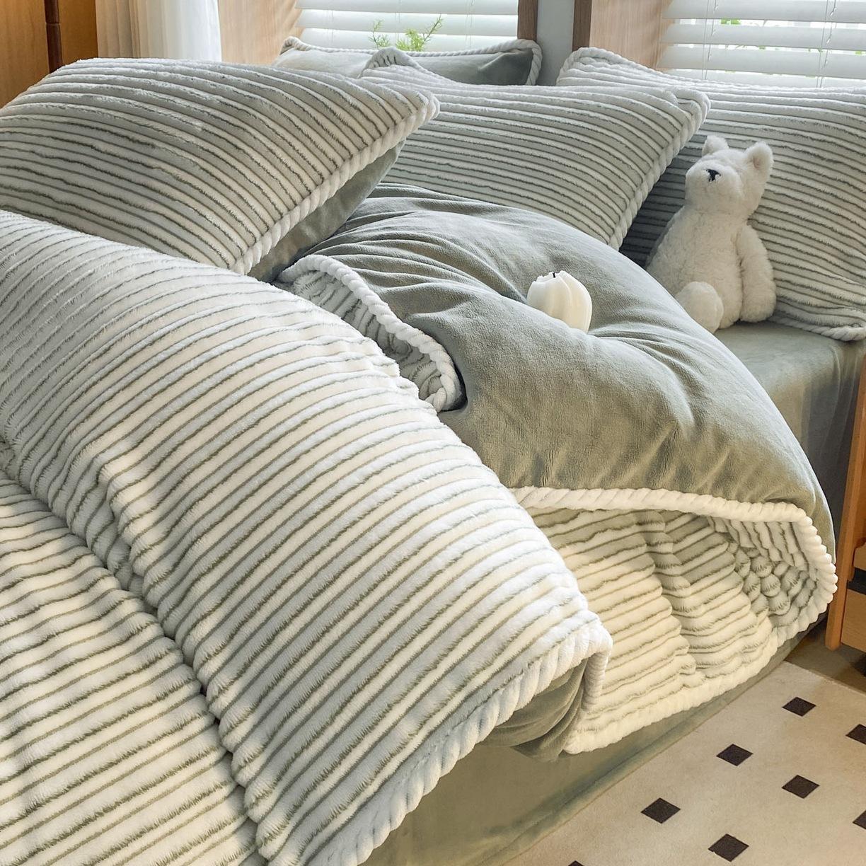 

Осенне-зимний толстый велюровый комплект из четырех предметов Коралловый велюр Жаккард Молочный велюр Комплект из четырех предметов Постельное белье Комплект из трех предметов Простыня Пододеяльник 2.0m four-piece set