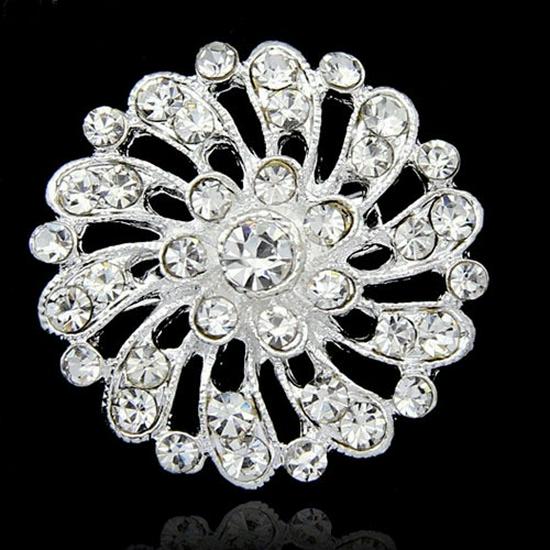 Exquisite Rhinestone Flower Brooch Pin - Versatile, Fashionable, and Sweet Zhenyao Jewelry сплава