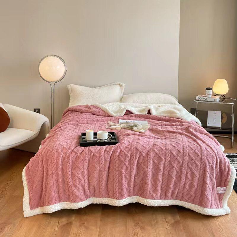 

Tafu Velvet Blanket Is A Soft And Warm Thick Blanket That Is Comfortable, Measuring 200 X 230 Centimeters One Size