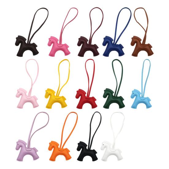 Taschenanhänger Kunstleder Pferde Design Schlüsselanhänger mit Exquisiter Naht Aufhängeseil Schlüsselanhänger Taschenanhänger Handy Zubehör