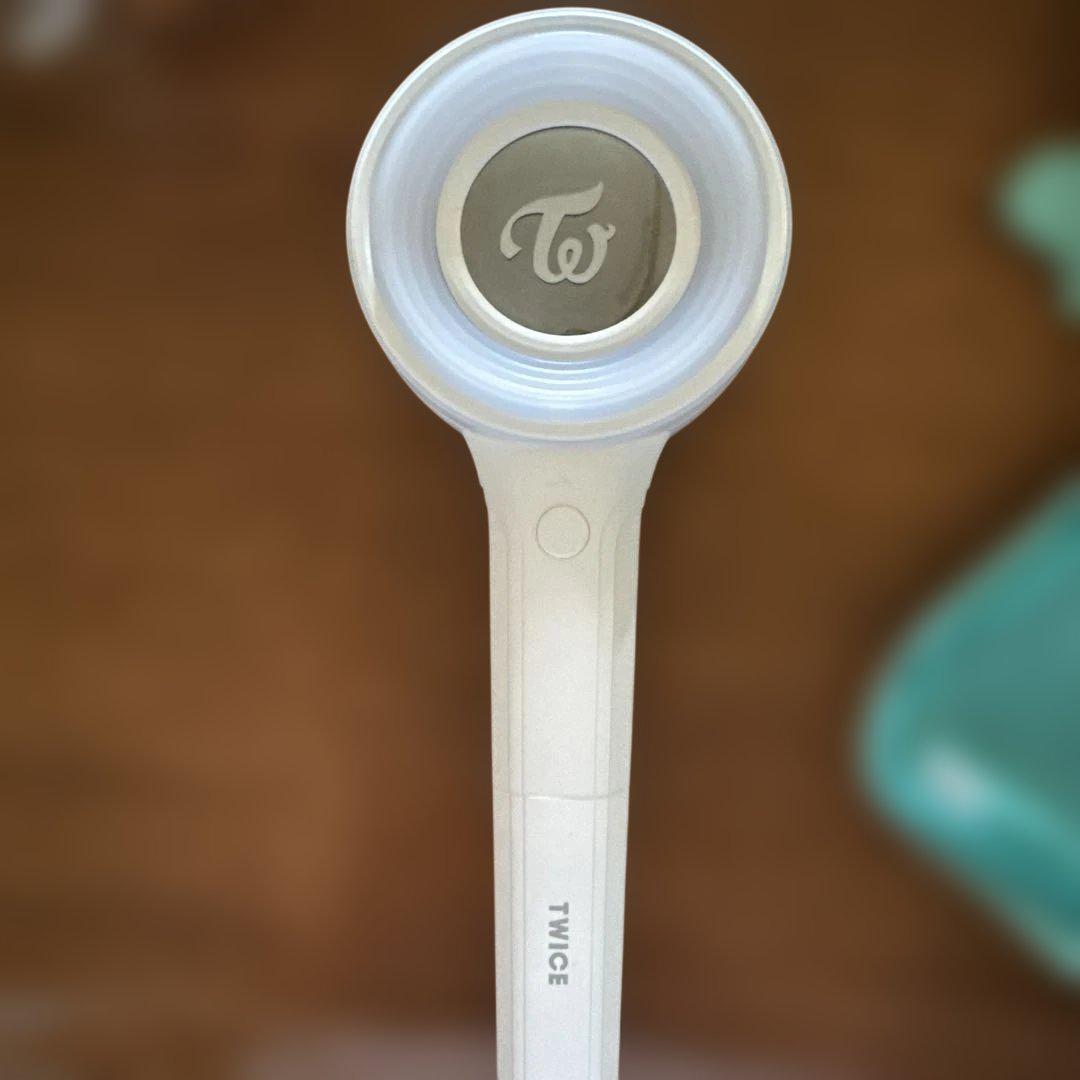 

[Б/У] Новый лайтстик TWICE