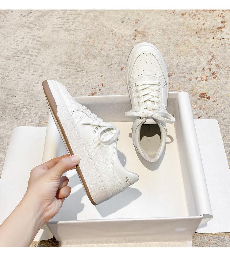 

Su Yinyin s same 2025 spring new thick-soled inner height-increasing white shoes women s casual and comfortable round head lace-up board shoes 34