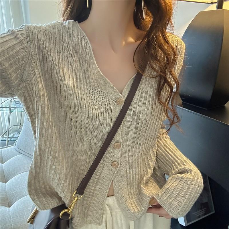 Atmospheric wear knitted sweater jacket early spring temperament collar cardigan simple casual short top