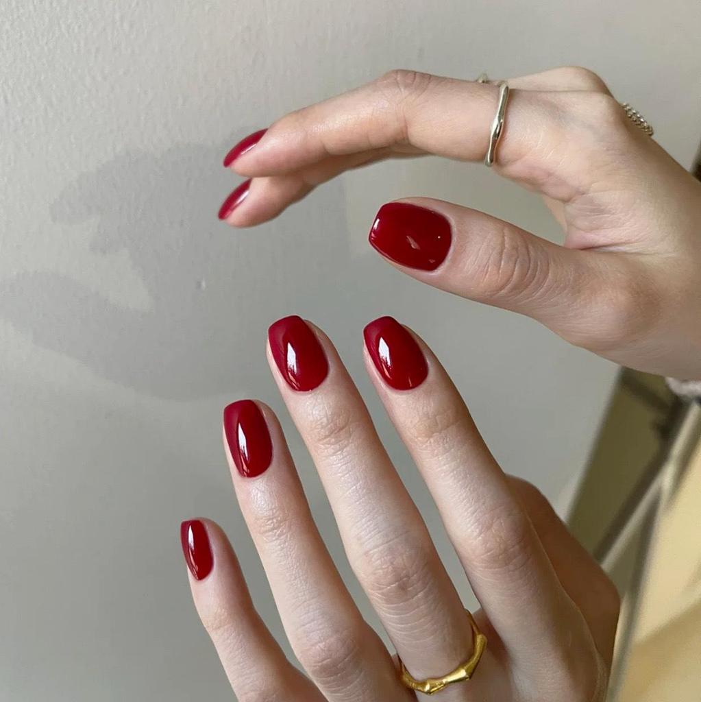 Minimalist Solid Color Press-On Nails: Cherry Red, Black, White, Blue, Green, Nude - Short Ladder Nail Art Patches