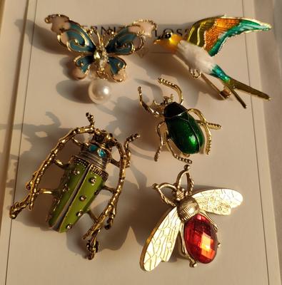 Vintage Broszki z Żukami Pszczelimi Dla Kobiet Mężczyzn Odznaki Insect Palace Moda Odzież Broszka do Płaszcza Pin Unisex Retro Biżuteria Pin
