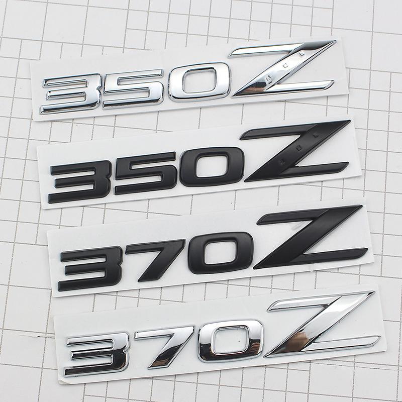 350Z Metallkarosserie 370Z Heckkiste mit Z Heckkisten-Logo gekennzeichnet, und Z 350Z Modifikation an der Seitentür angebracht