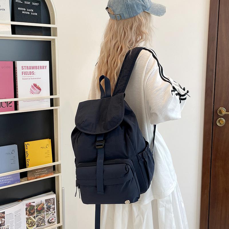 Schoolbag large-capacity bag women's high-value travel backpack Japanese simple, lightweight, casual and fashionable nylon backpack women