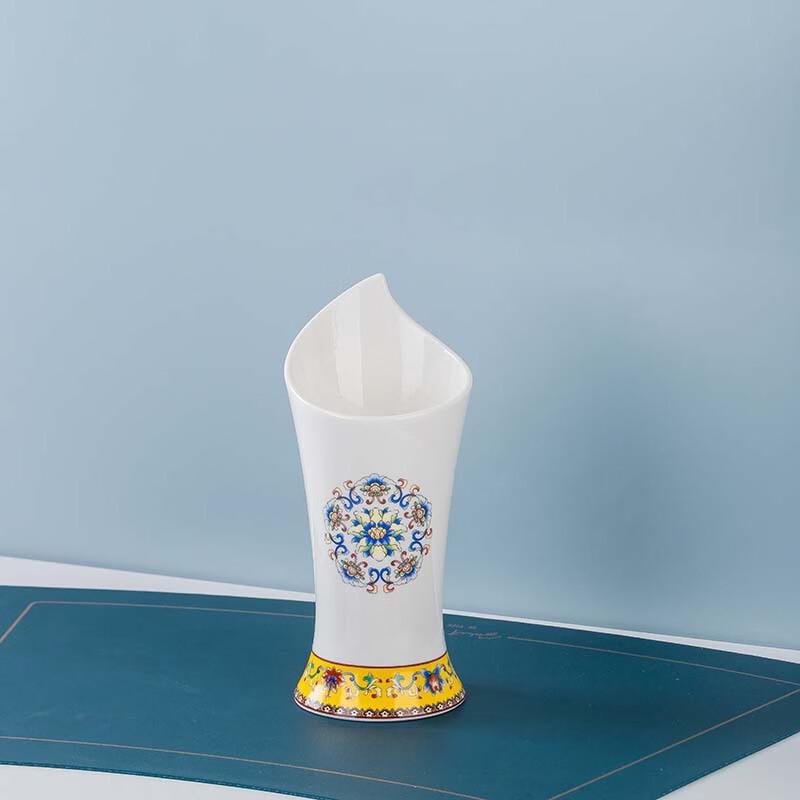 Zestaw ceramicznych pałeczek do jedzenia z inkrustacją z jadeitu i złota