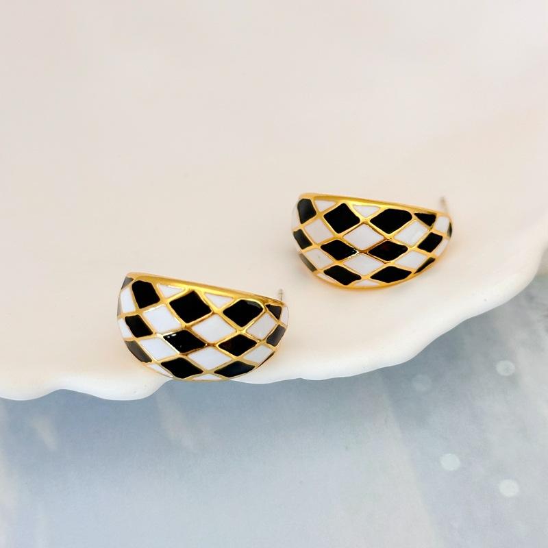 Summer Fashion Women S Stud Earrings Black And White High-End Earrings