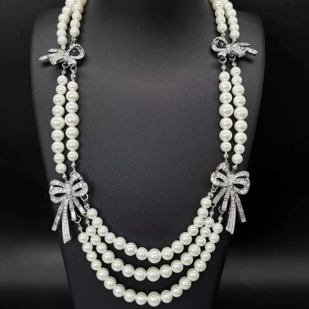 Elegant Layered Necklace with Faux Pearls and Bowknot Multi Layer Neckchain Fashionable Women Jewelry Wedding Accessory