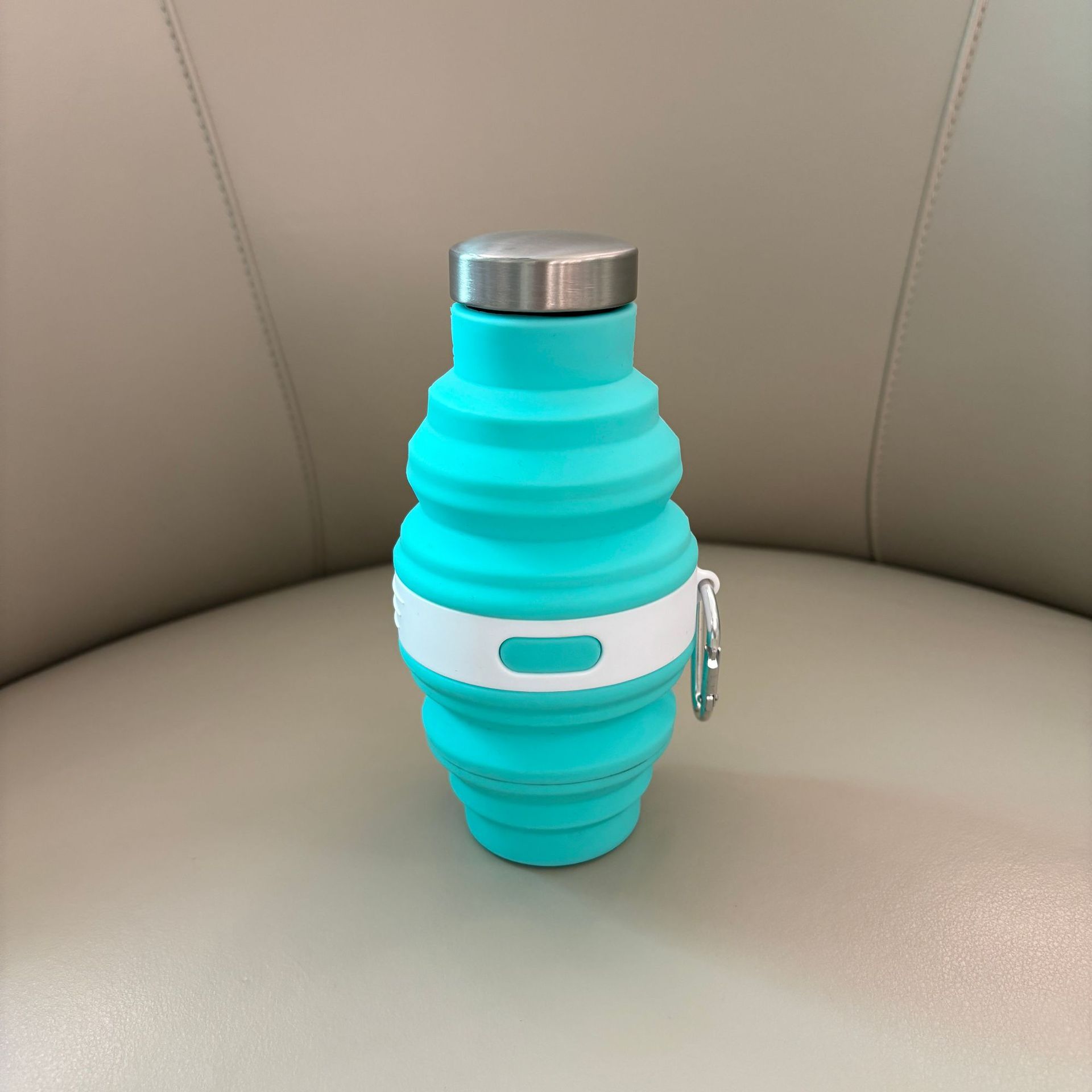 New spot folding silicone cup, sports outdoor food grade kettle, portable retractable water cup 475ml